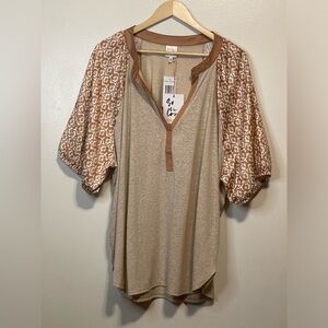 Belle du jour beige top (NWT)
